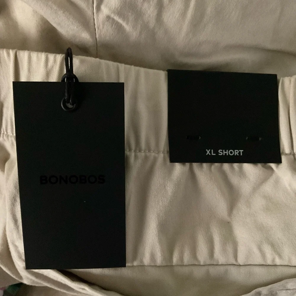 Men’s New XL Short Bonbos Khaki Pants Size Wheat Elastic NWT - Picture 3 of 5